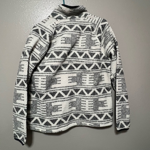 Carhartt Pullover - Picture 2 of 2